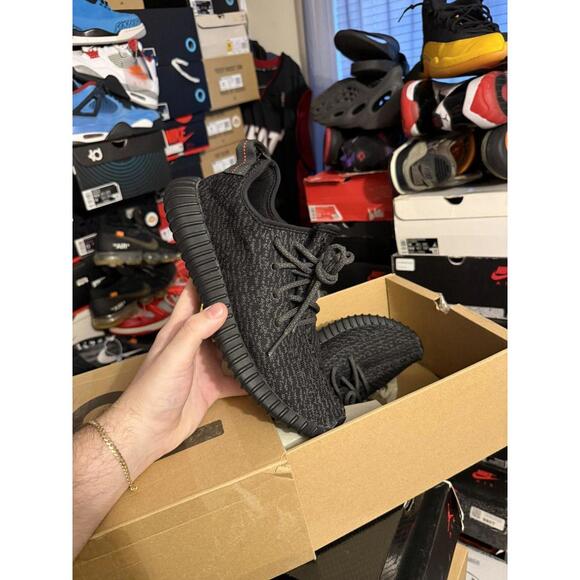 yeezy pirate black v1